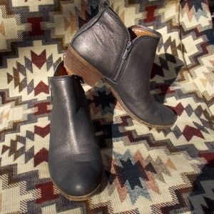 Lucky Brand city zip boots. Size 9 1/2.
